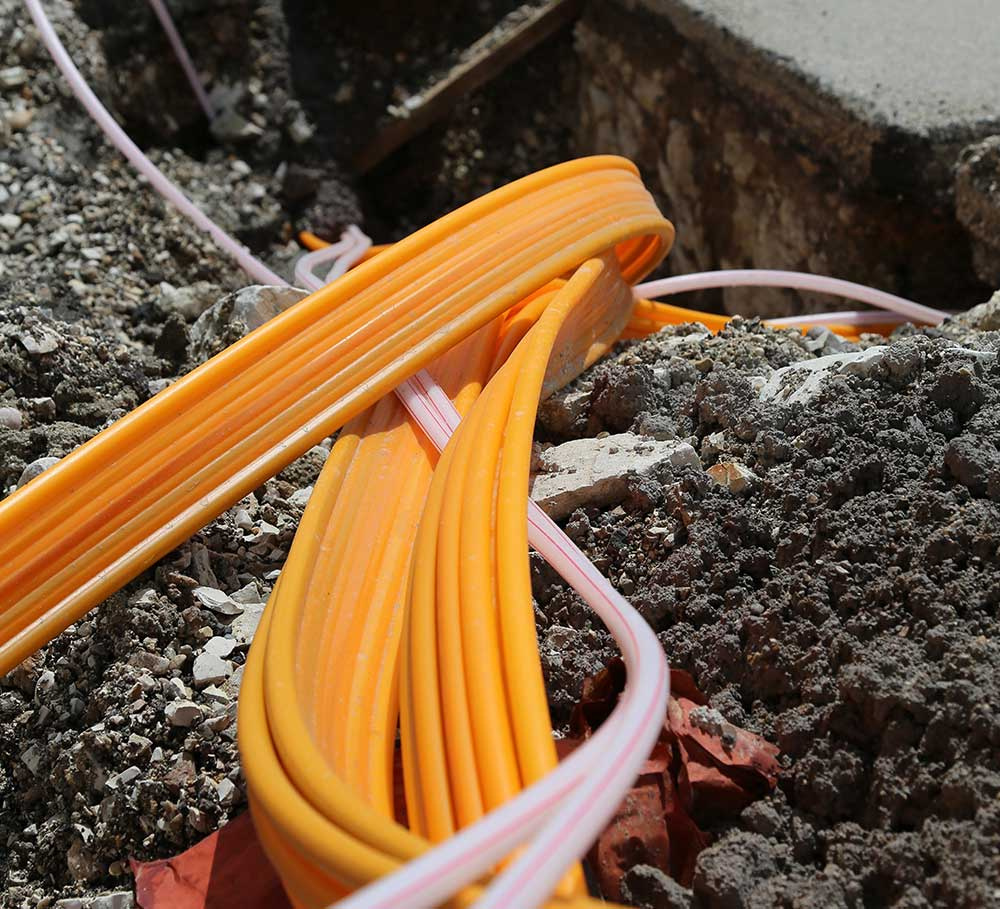 Realizácia FTTH – zväzok optických chráničiek v ryhe